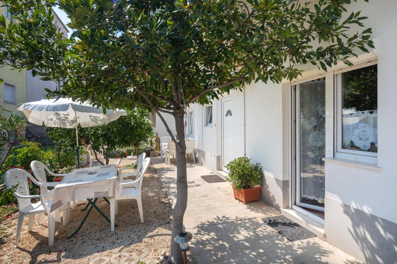 A1 - Near With Patio Parking And Grill *