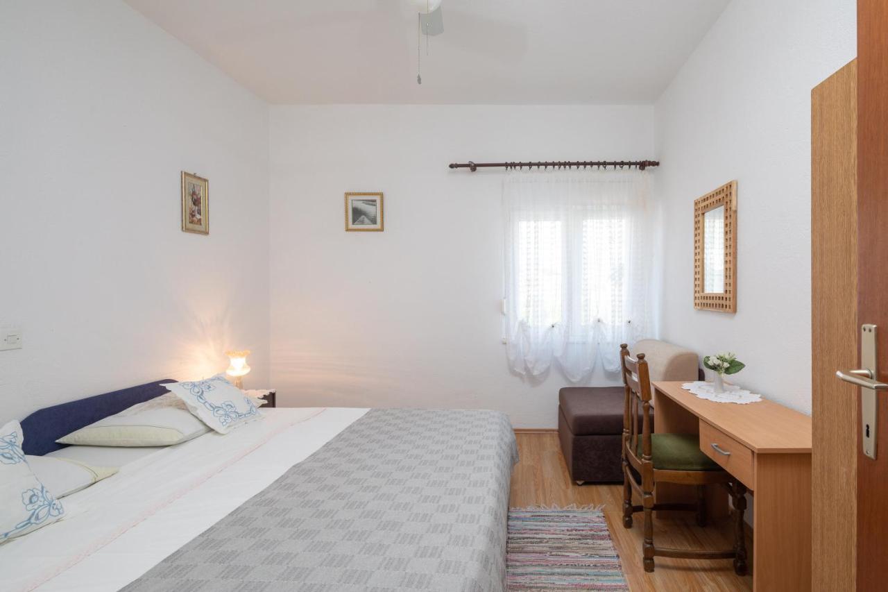 A1 - Near With Patio Parking And Grill Apartment Split