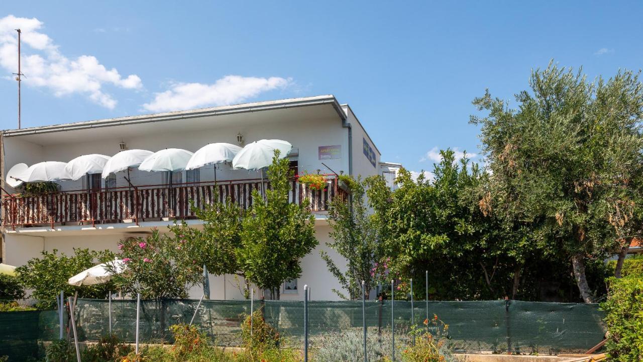 A1 - Near With Patio Parking And Grill Apartment