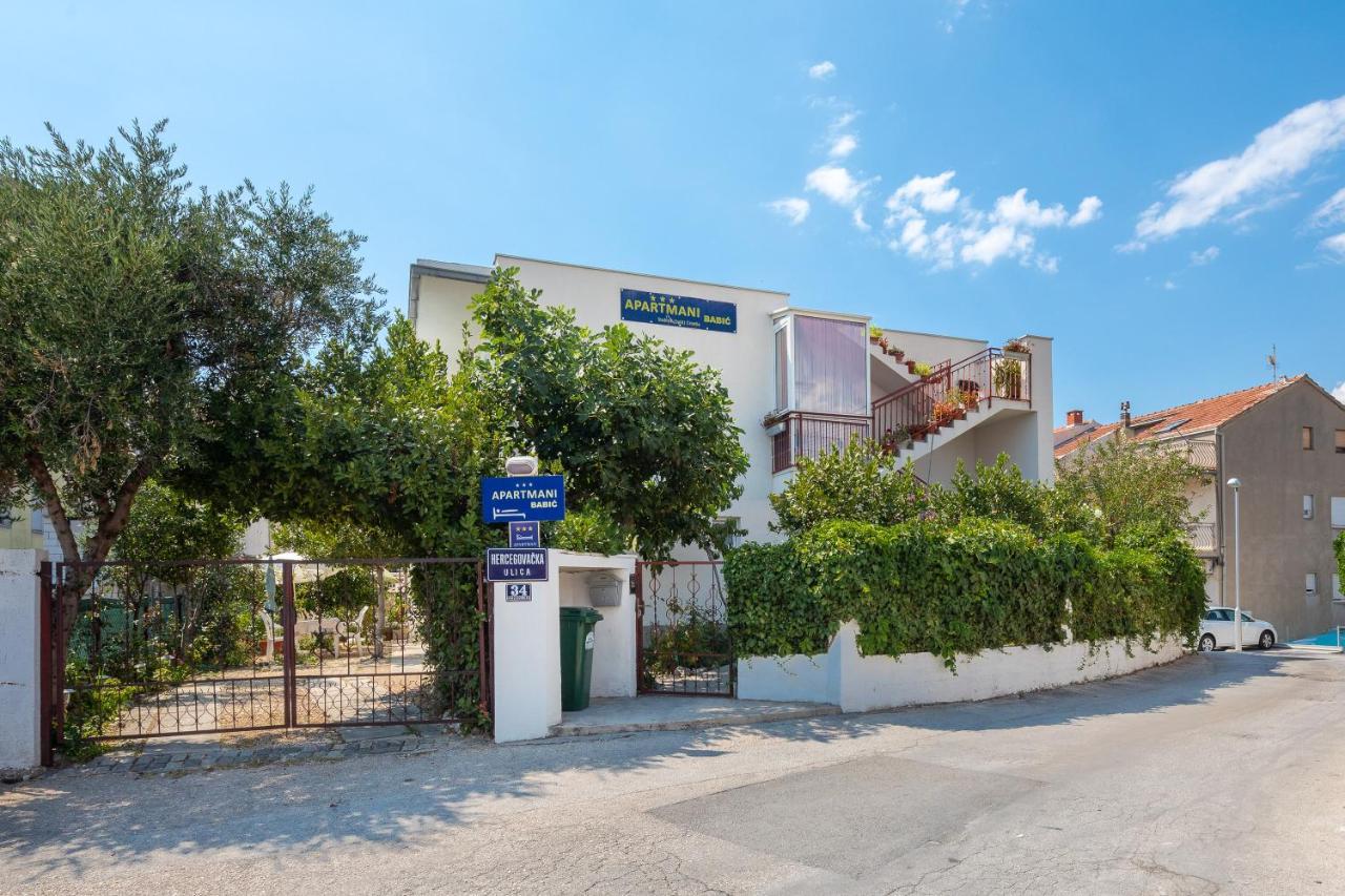 Apartment A1 - Near With Patio Parking And Grill Split