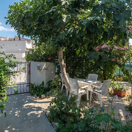 A1 - Apt Near Beach With Patio Parking And Grill Split Exterior foto